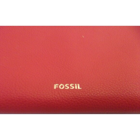 Fossil Red Leather Clutch Wallet 7.5 X 3.5 X .25 - Picture 2 of 8